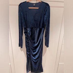 Velvet navy blue dress with ruched detail